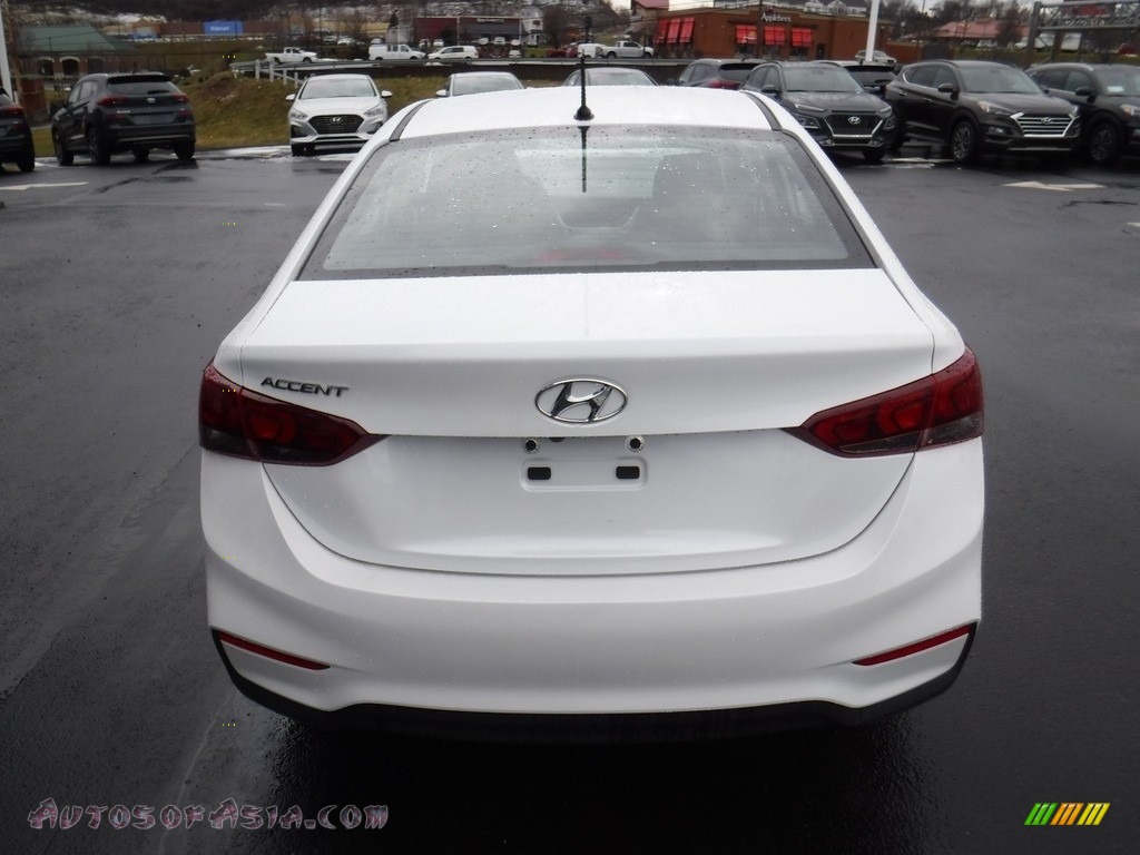 2018 Accent SE - Frost White Pearl / Beige photo #8