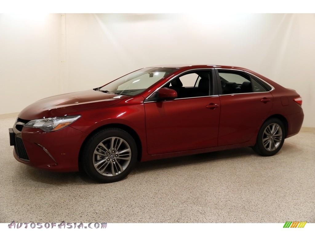 2017 Camry SE - Ruby Flare Pearl / Black photo #3