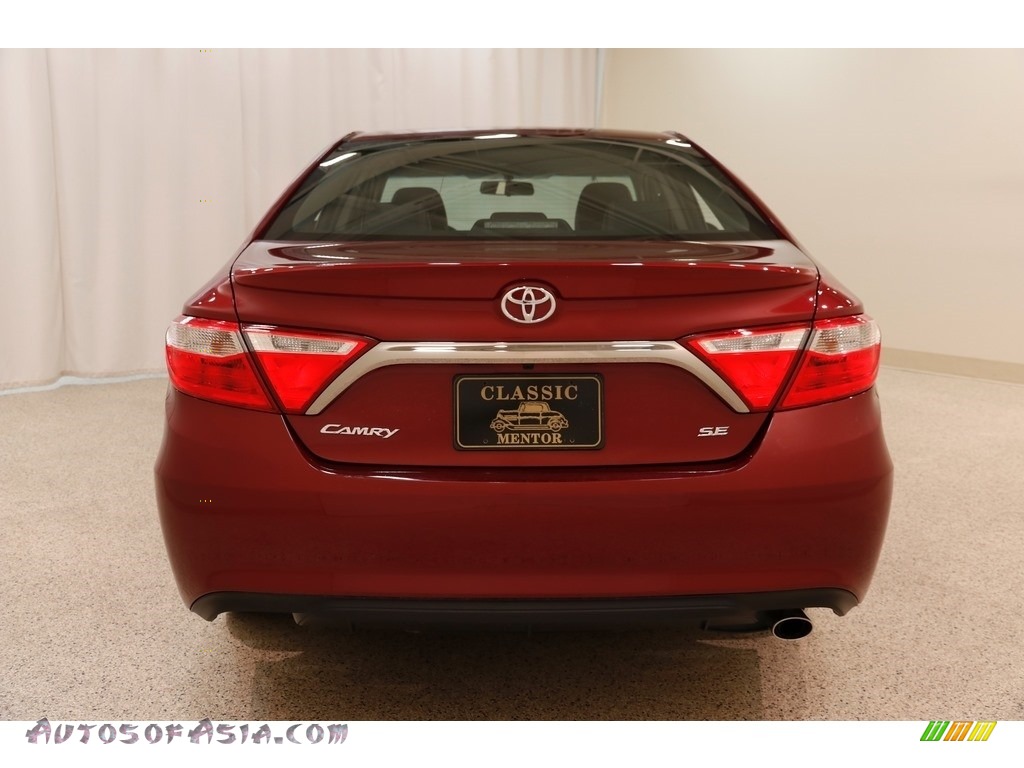 2017 Camry SE - Ruby Flare Pearl / Black photo #17