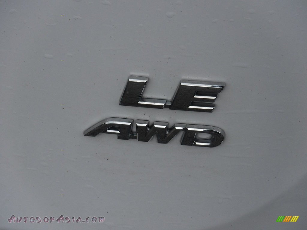 2016 RAV4 LE AWD - Super White / Black photo #9
