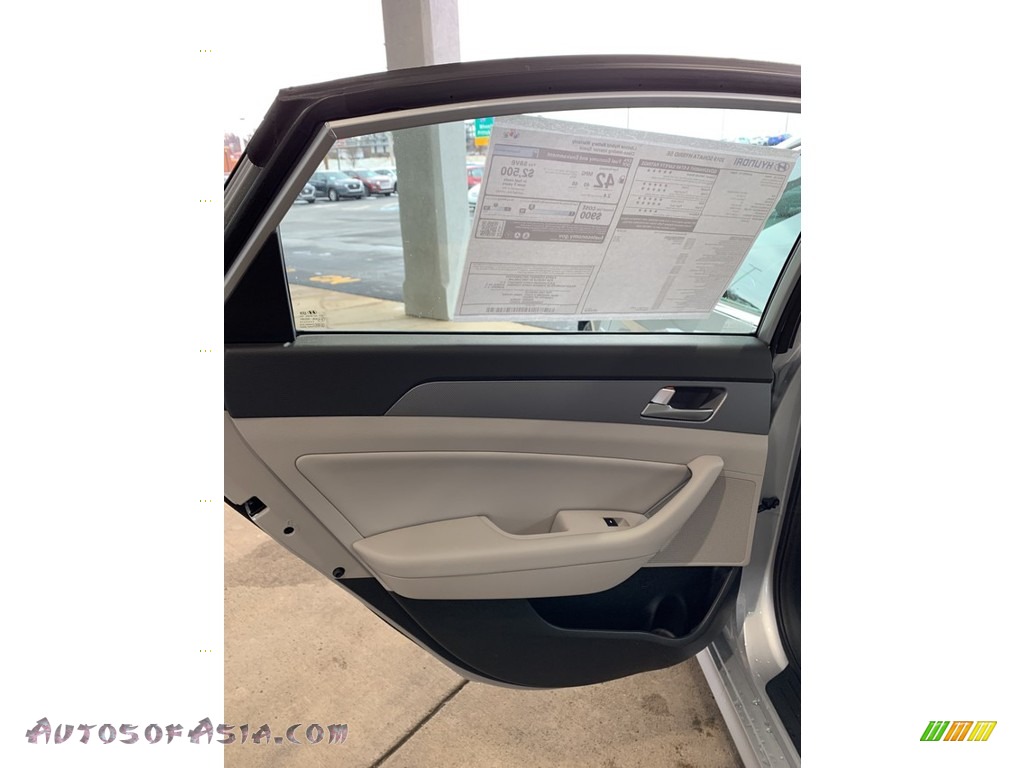2019 Sonata Hybrid Limited - Ion Silver / Gray photo #20