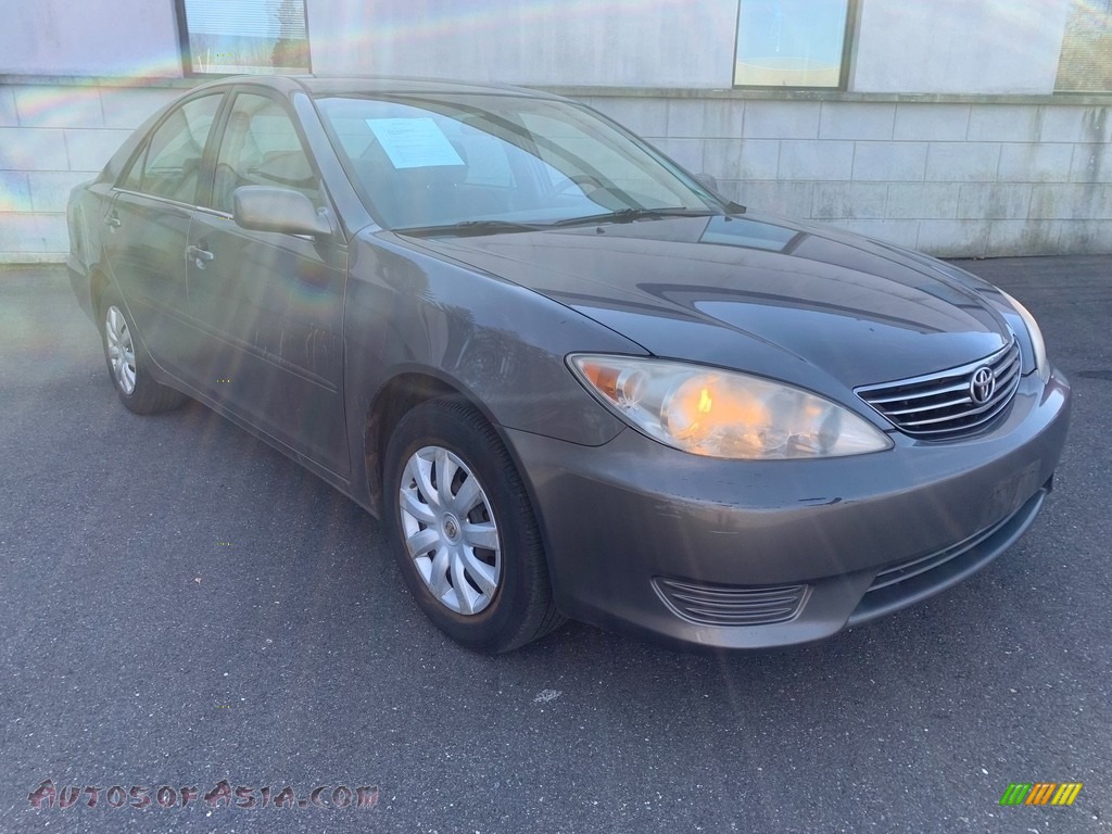 2005 Camry LE - Desert Sand Mica / Taupe photo #10