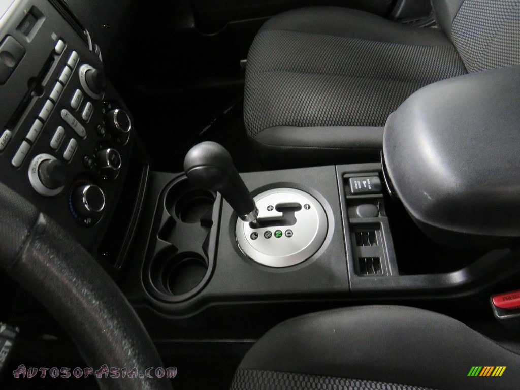 2010 Endeavor LS AWD - Carbon Pearl / Black photo #29