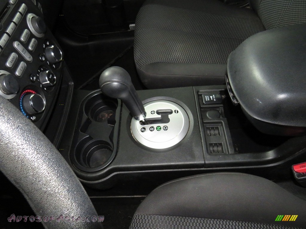 2010 Endeavor LS AWD - Carbon Pearl / Black photo #30