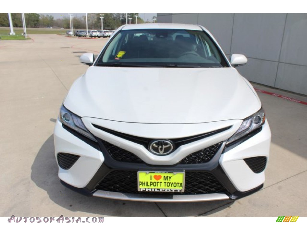 2019 Camry XSE - Wind Chill Pearl / Black photo #3