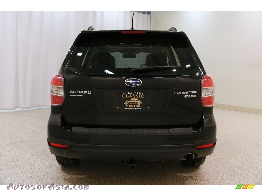 2014 Forester 2.5i Touring - Crystal Black Silica / Black photo #22