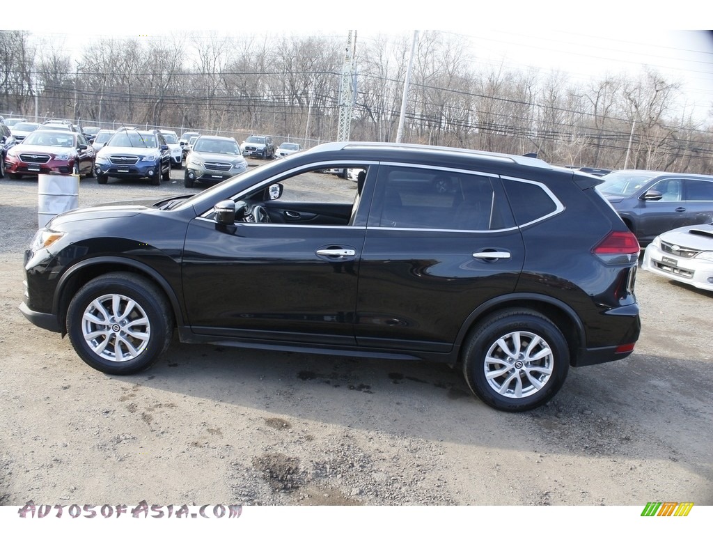 2017 Rogue SV AWD - Magnetic Black / Charcoal photo #8