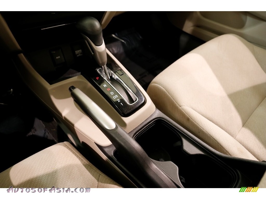 2013 Civic LX Sedan - Taffeta White / Beige photo #13