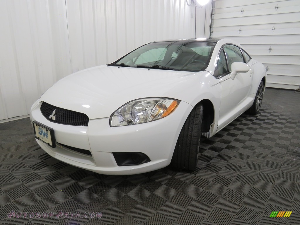 2012 Eclipse SE Coupe - Northstar White / Dark Charcoal photo #8
