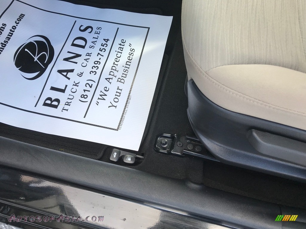 2016 Accent SE Sedan - Ultra Black / Gray photo #18