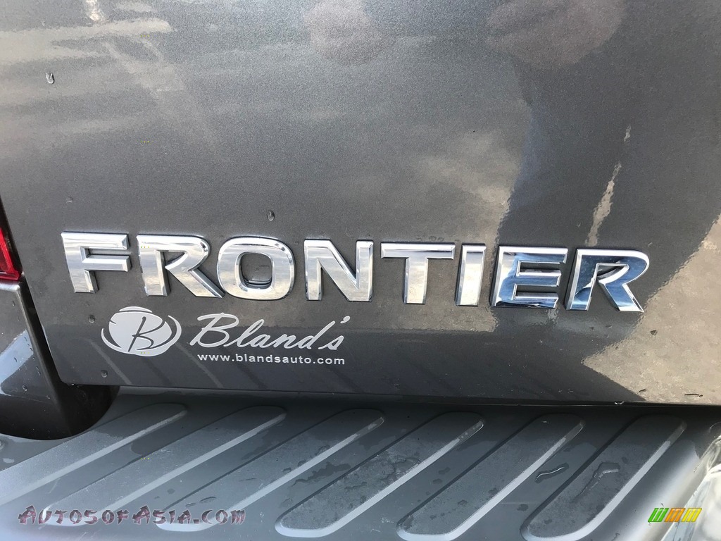 2017 Frontier SV Crew Cab 4x4 - Gun Metallic / Steel photo #8