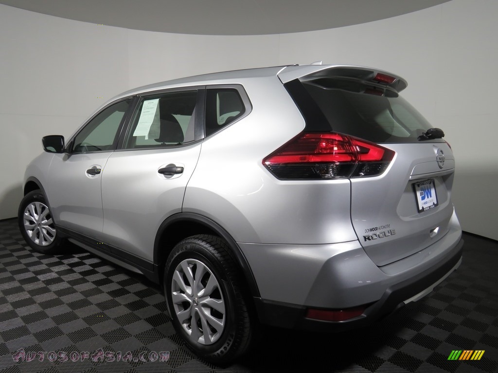 2017 Rogue S AWD - Brilliant Silver / Charcoal photo #8