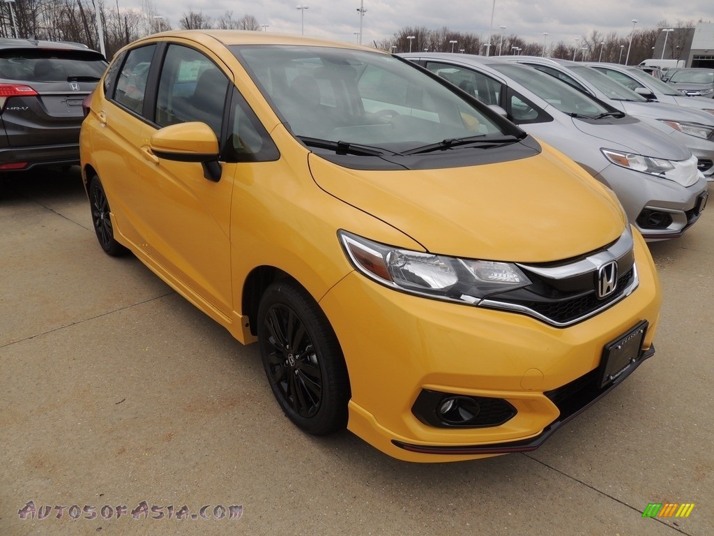2019 Fit Sport - Helios Yellow Pearl / Black photo #3