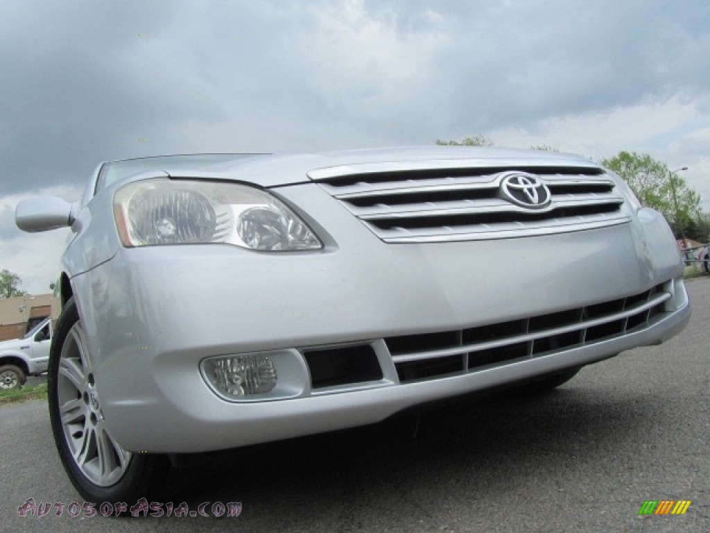 Titanium Metallic / Light Gray Toyota Avalon Limited