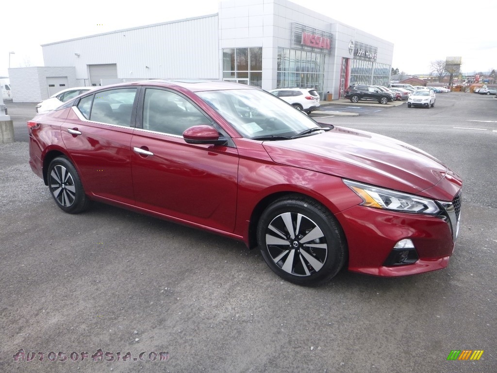 Scarlet Ember Tintcoat / Charcoal Nissan Altima SV AWD