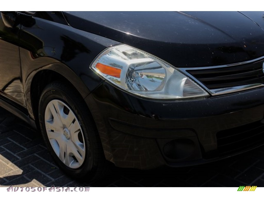 2010 Versa 1.8 S Hatchback - Magnetic Gray Metallic / Charcoal photo #12