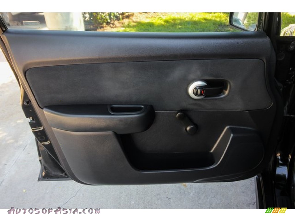 2010 Versa 1.8 S Hatchback - Magnetic Gray Metallic / Charcoal photo #17