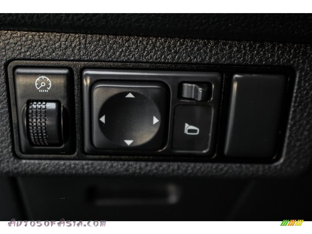2010 Versa 1.8 S Hatchback - Magnetic Gray Metallic / Charcoal photo #35