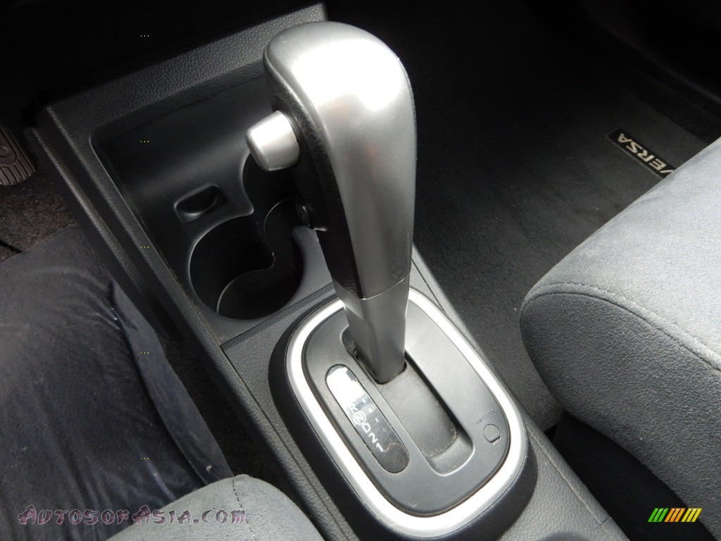 2008 Versa 1.8 S Hatchback - Brilliant Silver / Charcoal photo #9