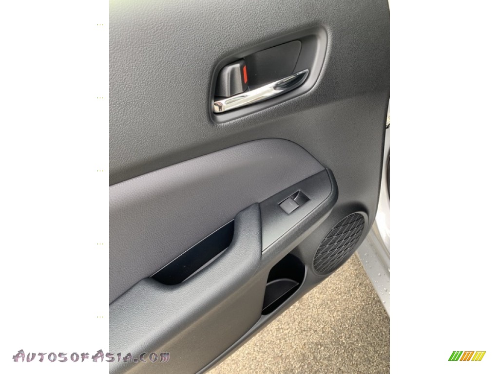 2019 Prius XLE AWD-e - Classic Silver Metallic / Black photo #16