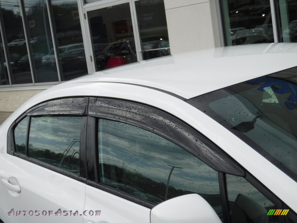 2013 Civic LX Sedan - Taffeta White / Gray photo #4