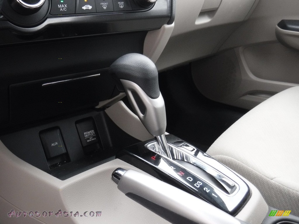 2013 Civic LX Sedan - Taffeta White / Gray photo #16