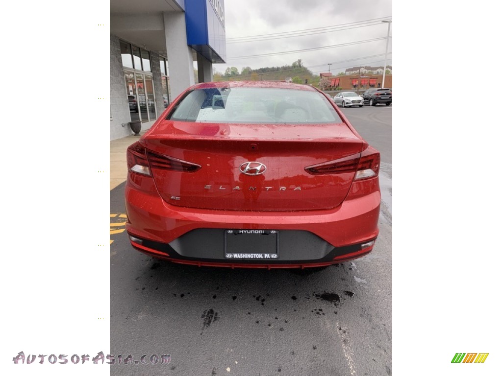 2019 Elantra SE - Scarlet Red / Gray photo #5