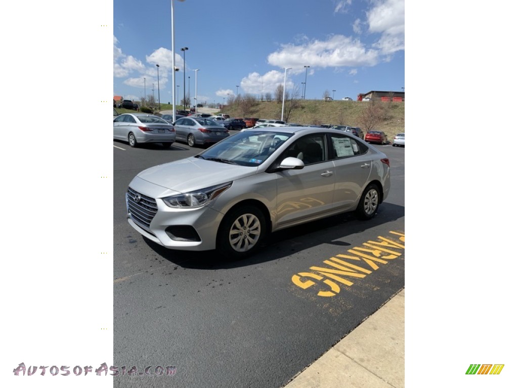 2019 Accent SE - Olympus Silver / Black photo #7