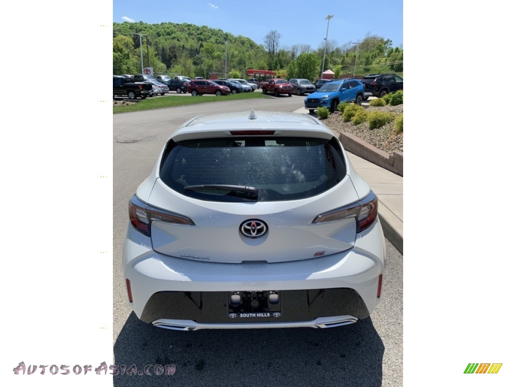 2019 Corolla Hatchback SE - Blizzard White Pearl / Black photo #5