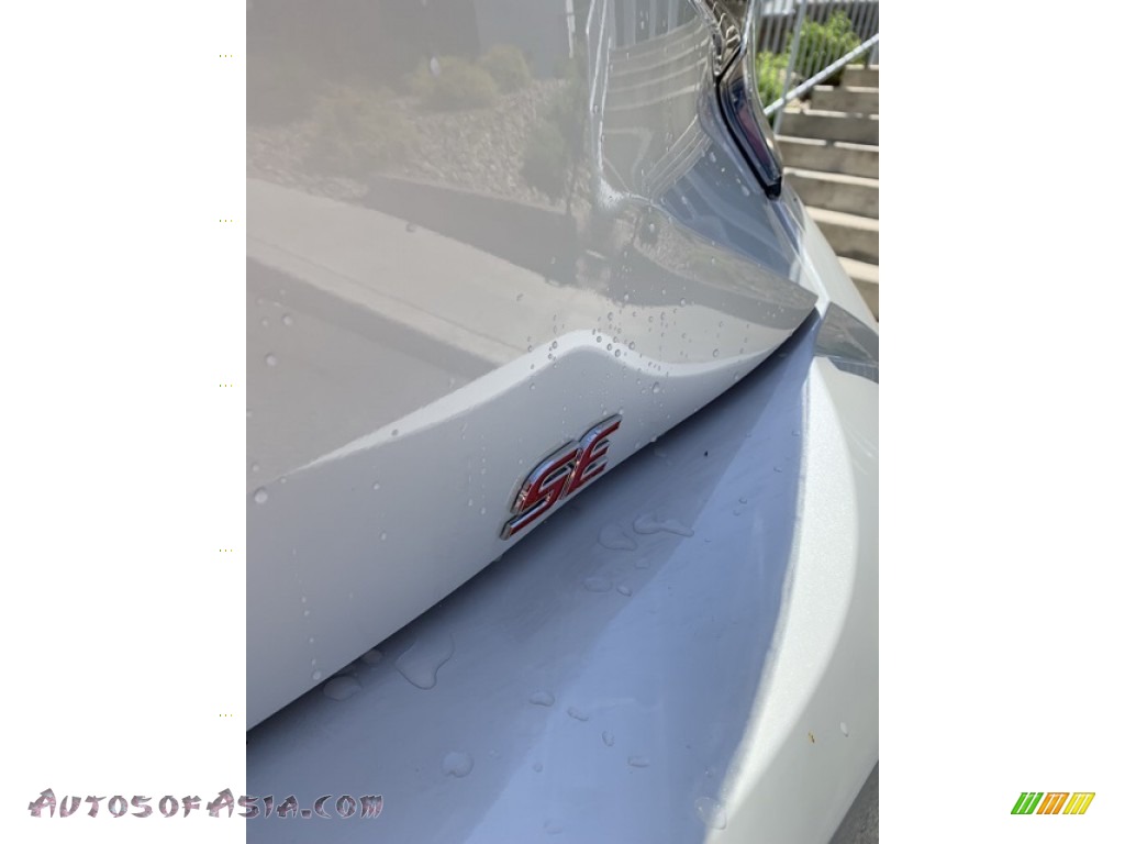 2019 Corolla Hatchback SE - Blizzard White Pearl / Black photo #21