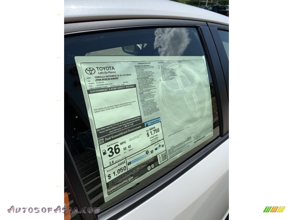 2019 Corolla Hatchback SE - Blizzard White Pearl / Black photo #22