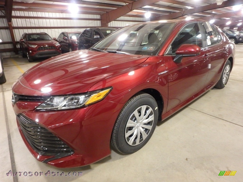 2019 Camry Hybrid LE - Ruby Flare Pearl / Black photo #4