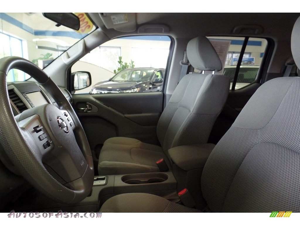 2019 Frontier SV Crew Cab 4x4 - Brilliant Silver / Steel photo #16 2019 Frontier SV Crew Cab 4x4 - Brilliant Silver / Steel photo #16