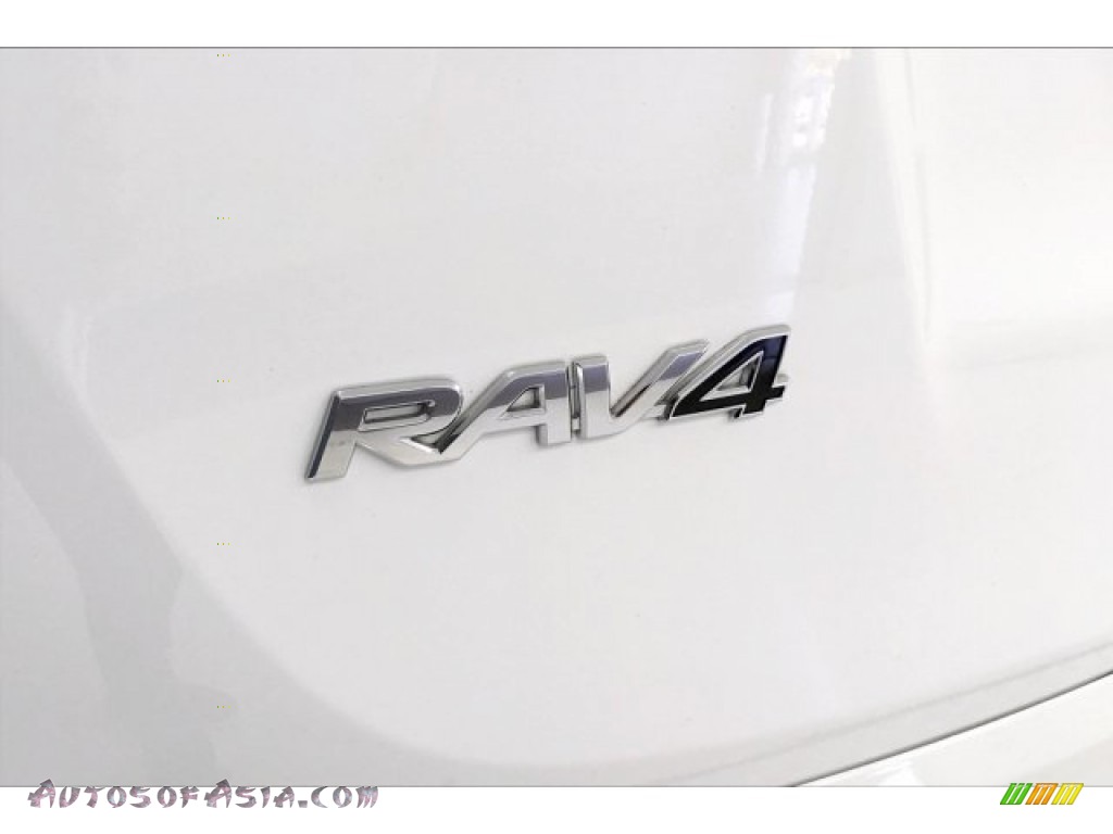 2018 RAV4 XLE AWD - Super White / Black photo #7
