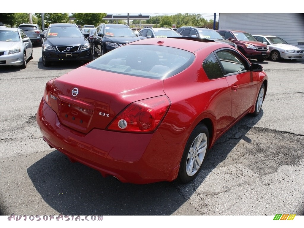 2012 Altima 2.5 S Coupe - Red Alert / Charcoal photo #5