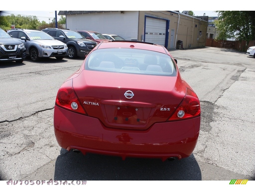 2012 Altima 2.5 S Coupe - Red Alert / Charcoal photo #6