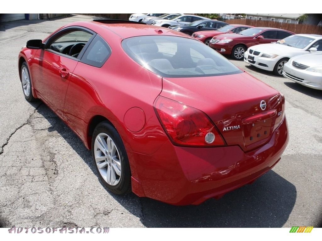 2012 Altima 2.5 S Coupe - Red Alert / Charcoal photo #7