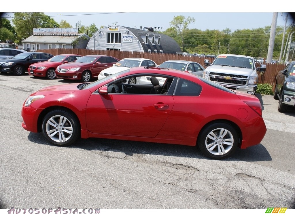 2012 Altima 2.5 S Coupe - Red Alert / Charcoal photo #8