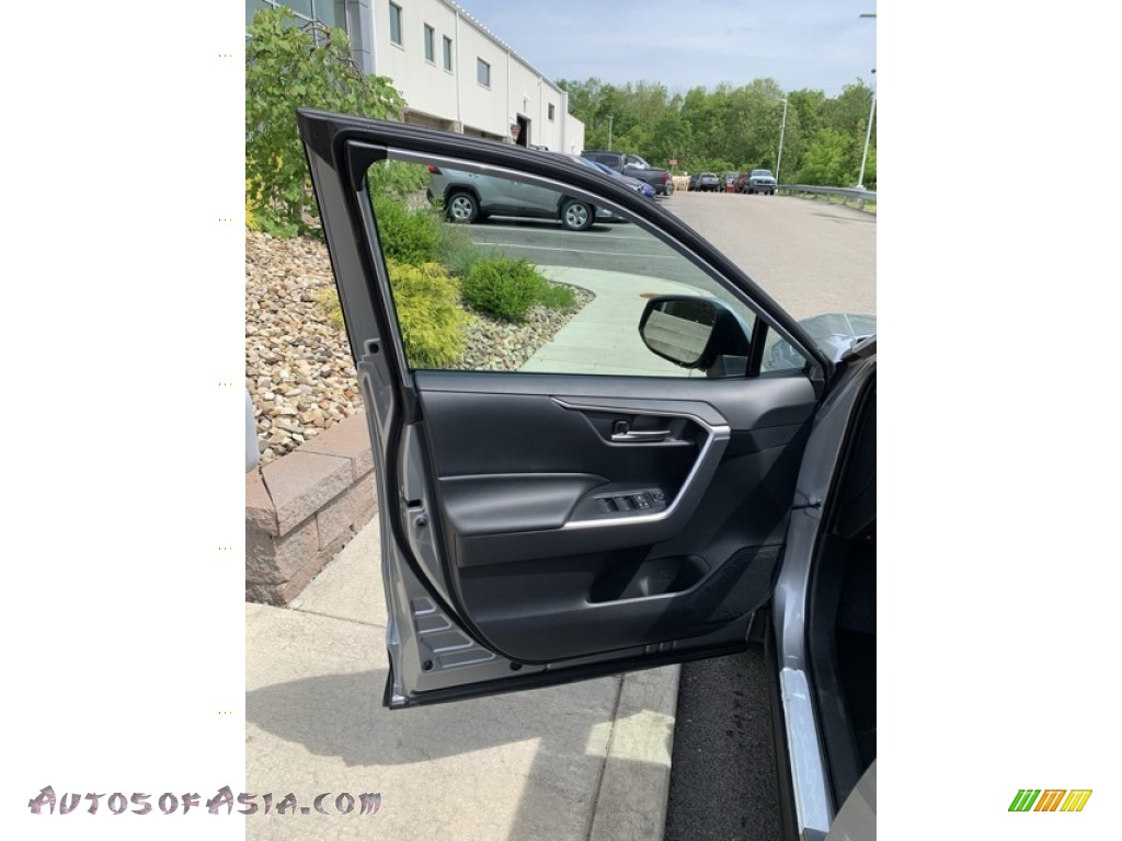 2019 RAV4 XLE AWD Hybrid - Silver Sky Metallic / Black photo #8