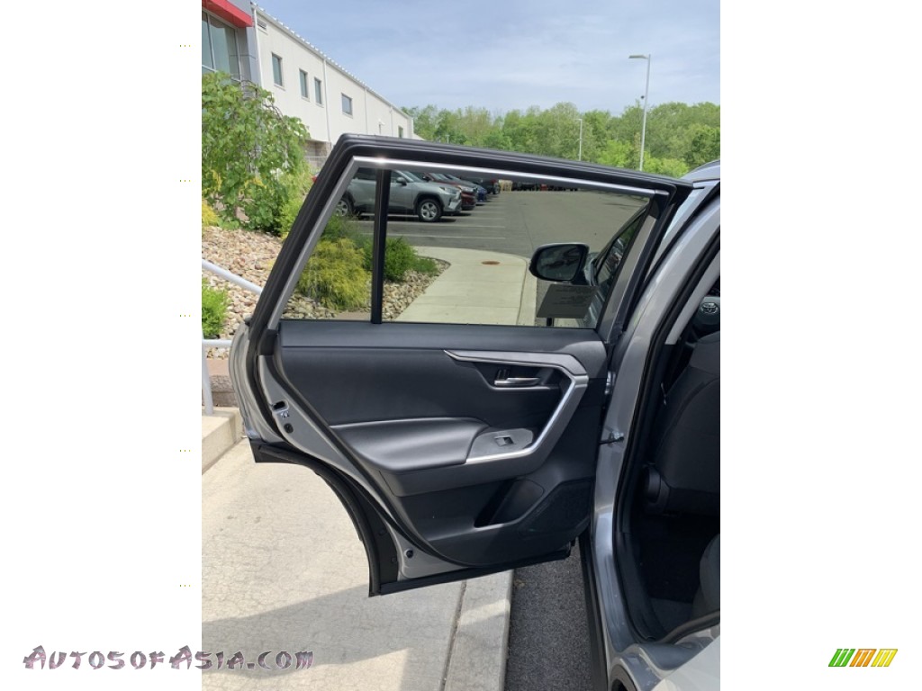 2019 RAV4 XLE AWD Hybrid - Silver Sky Metallic / Black photo #15