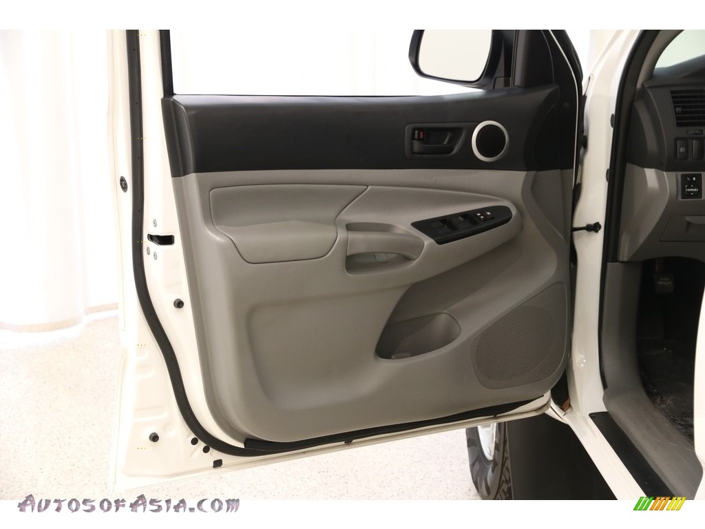2015 Tacoma TRD Sport Double Cab 4x4 - Super White / Graphite photo #4