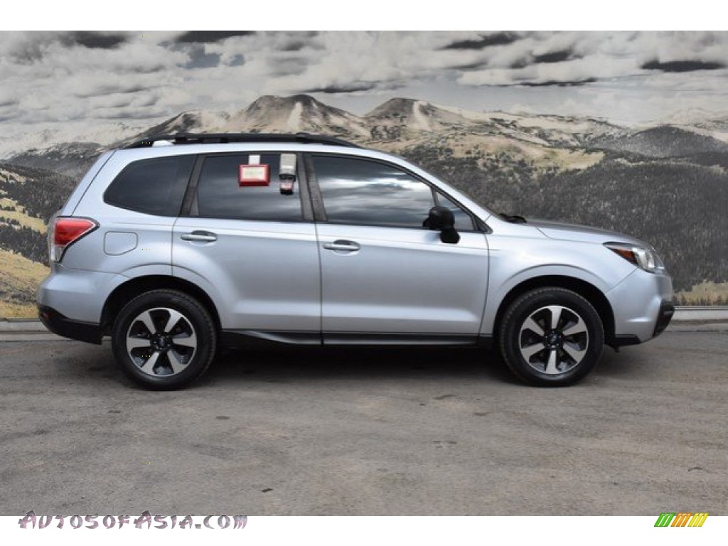 2017 Forester 2.5i - Ice Silver Metallic / Gray photo #2