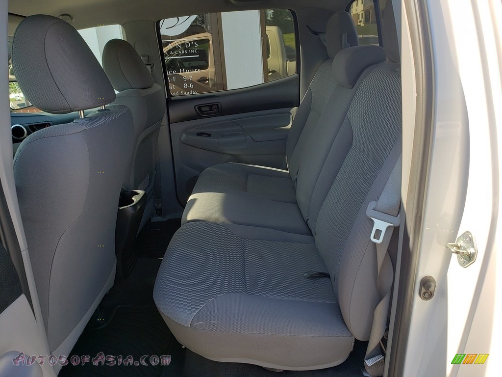 2015 Tacoma V6 Double Cab 4x4 - Super White / Graphite photo #30