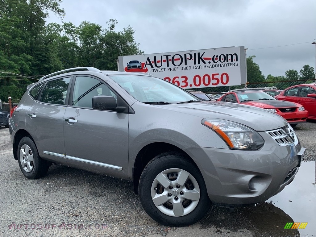 Frosted Steel / Gray Nissan Rogue Select S