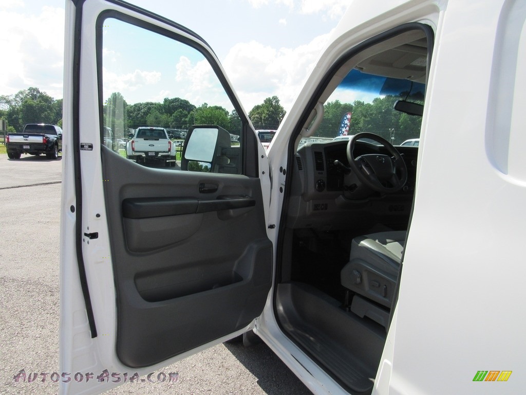 2012 NV 2500 HD SV High Roof - Blizzard White / Charcoal photo #22