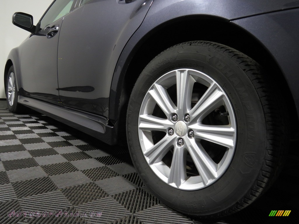 2010 Legacy 2.5i Premium Sedan - Graphite Gray Metallic / Off Black photo #10