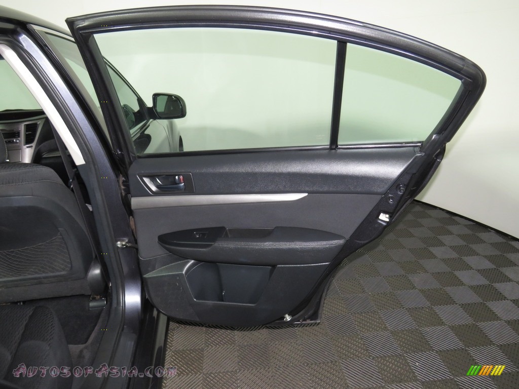2010 Legacy 2.5i Premium Sedan - Graphite Gray Metallic / Off Black photo #22