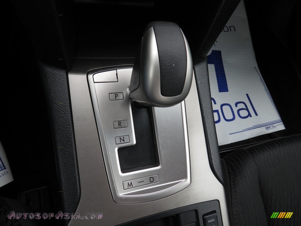 2010 Legacy 2.5i Premium Sedan - Graphite Gray Metallic / Off Black photo #38