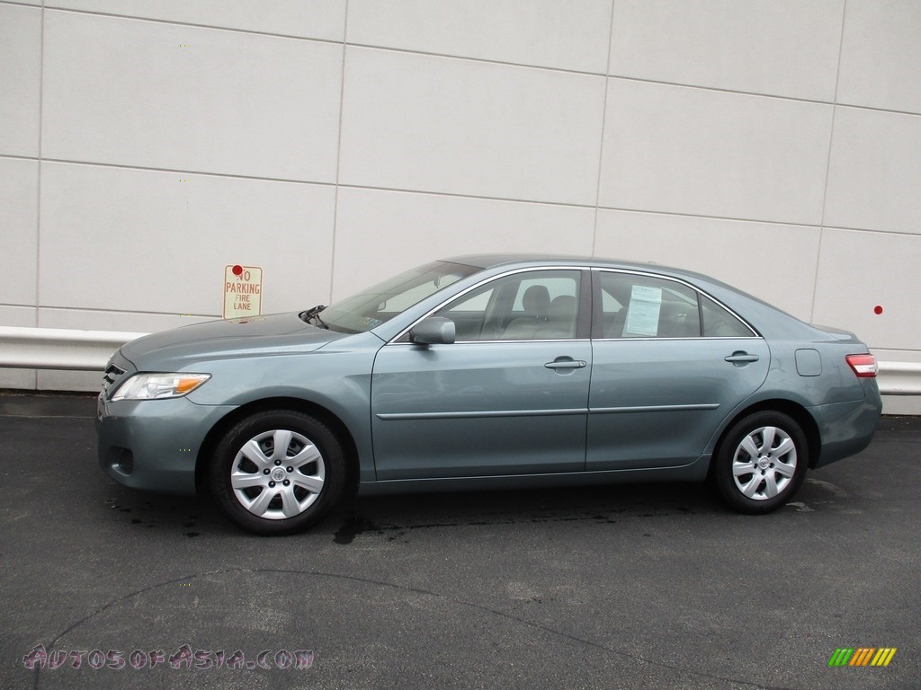 2010 Camry LE - Spruce Mica / Bisque photo #2