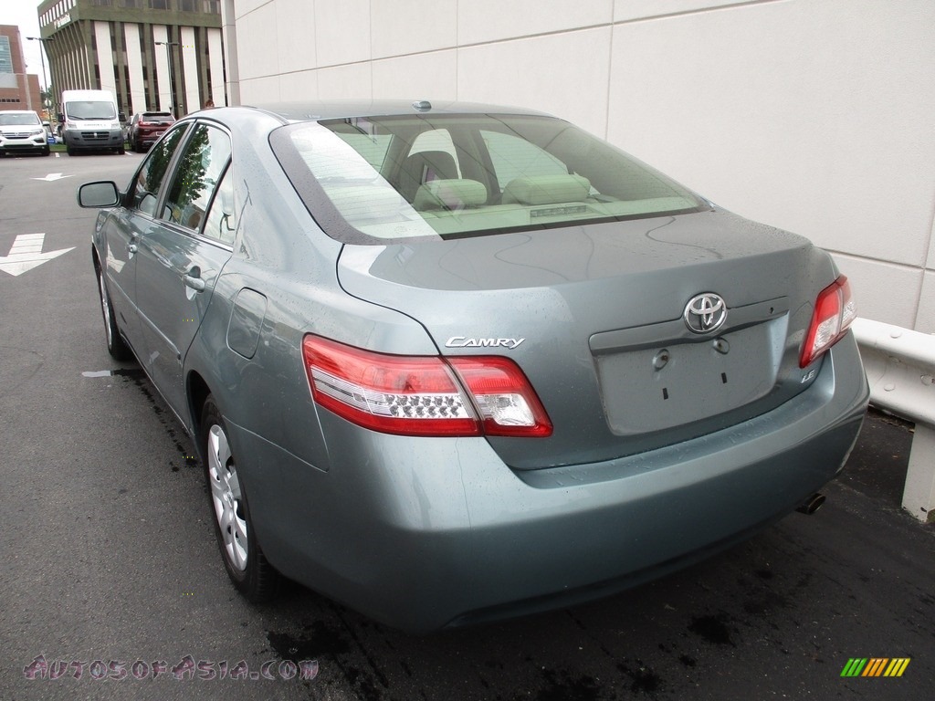 2010 Camry LE - Spruce Mica / Bisque photo #3